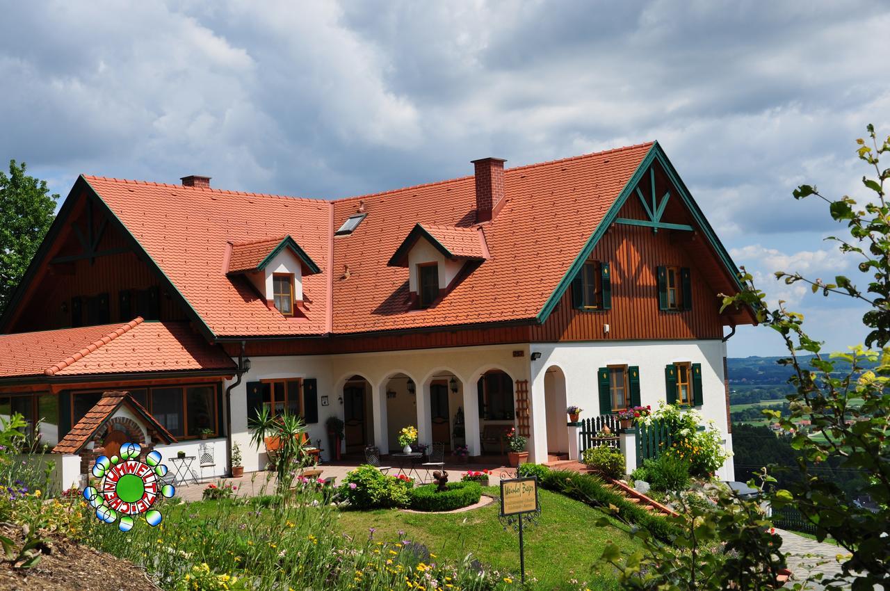 Gmiatliche Stubm Bed & Breakfast Loipersdorf bei Fürstenfeld Exterior photo